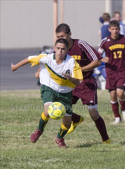 Thumbnail 2 in Los Banos vs. Davis (Spartans Classic) photogallery.