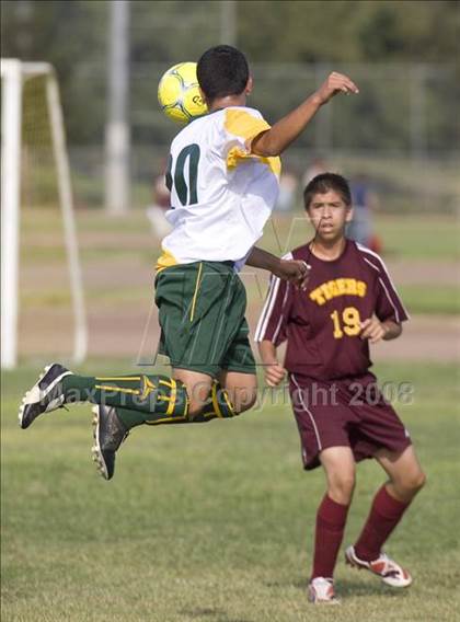 Thumbnail 1 in Los Banos vs. Davis (Spartans Classic) photogallery.