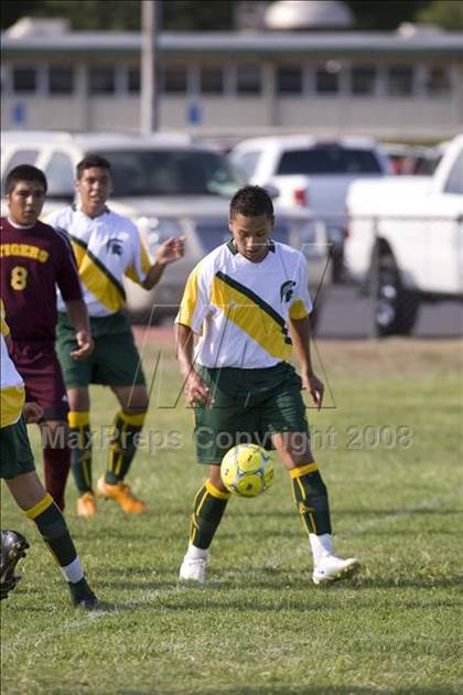 Thumbnail 2 in Los Banos vs. Davis (Spartans Classic) photogallery.