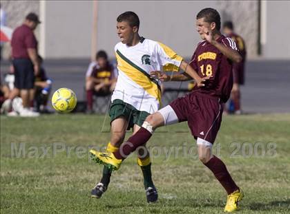 Thumbnail 3 in Los Banos vs. Davis (Spartans Classic) photogallery.