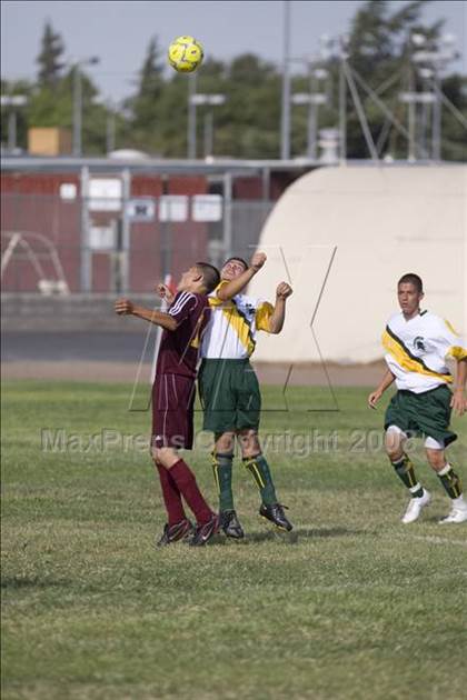 Thumbnail 1 in Los Banos vs. Davis (Spartans Classic) photogallery.