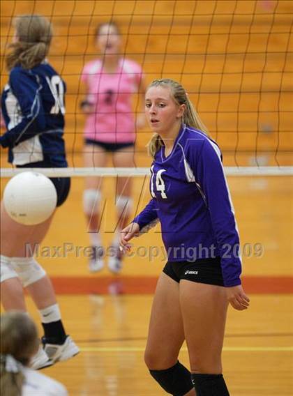 Thumbnail 3 in Cherokee Trail vs. Middle Park (Eaglecrest Invitational) photogallery.
