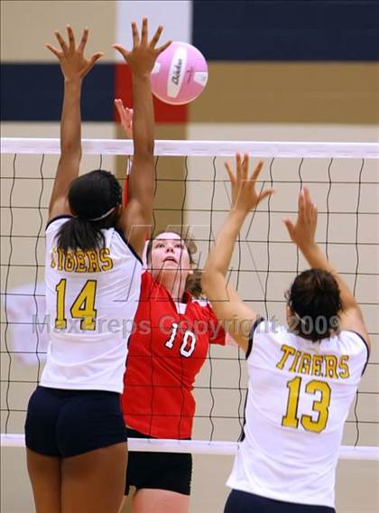 Thumbnail 1 in Langham Creek @ Stony Point (Pearland Volleyball Classic) photogallery.