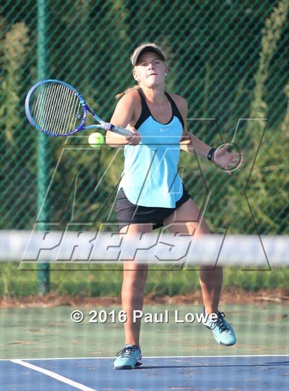 Thumbnail 3 in Apex @ Panther Creek photogallery.