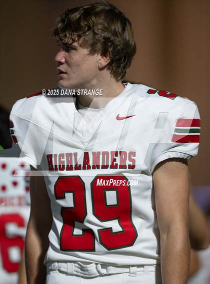 Thumbnail 2 in The Woodlands vs Klein Collins (UIL 6A D1 Football Area) photogallery.