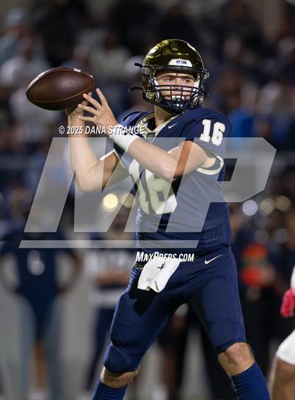 Thumbnail 2 in The Woodlands vs Klein Collins (UIL 6A D1 Football Area) photogallery.