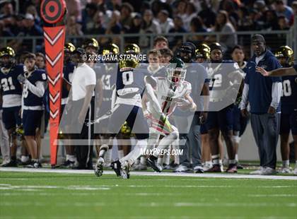 Thumbnail 2 in The Woodlands vs Klein Collins (UIL 6A D1 Football Area) photogallery.