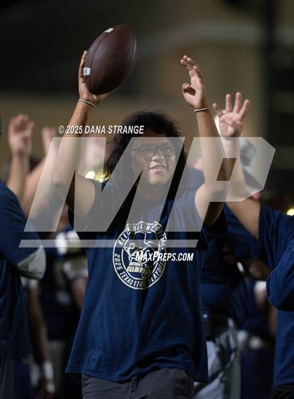 Thumbnail 3 in The Woodlands vs Klein Collins (UIL 6A D1 Football Area) photogallery.