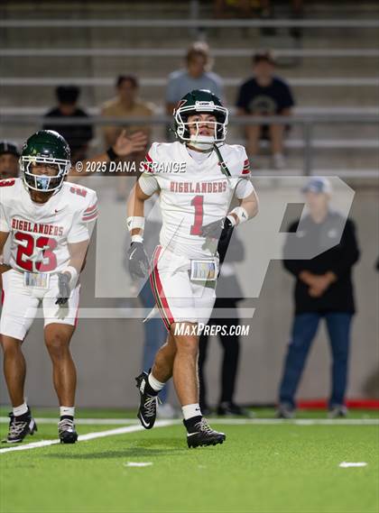 Thumbnail 2 in The Woodlands vs Klein Collins (UIL 6A D1 Football Area) photogallery.