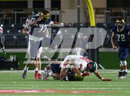 Thumbnail 1 in The Woodlands vs Klein Collins (UIL 6A D1 Football Area) photogallery.