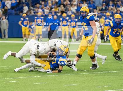 Thumbnail 2 in Warren Central vs. Carmel (IHSAA 6A Final) photogallery.