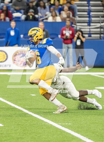 Thumbnail 3 in Warren Central vs. Carmel (IHSAA 6A Final) photogallery.