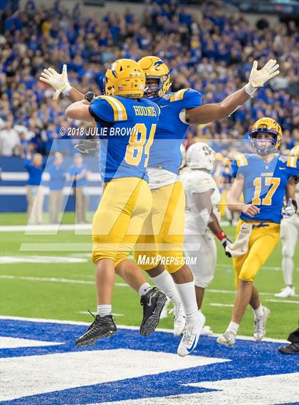 Thumbnail 1 in Warren Central vs. Carmel (IHSAA 6A Final) photogallery.