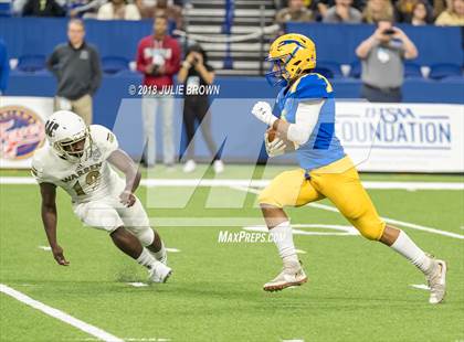 Thumbnail 1 in Warren Central vs. Carmel (IHSAA 6A Final) photogallery.