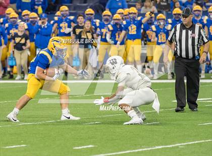 Thumbnail 1 in Warren Central vs. Carmel (IHSAA 6A Final) photogallery.
