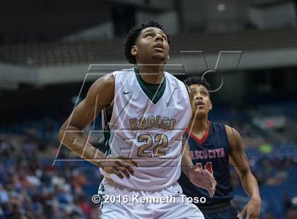 Thumbnail 2 in DeSoto vs. Atascocita (UIL 6A Final) photogallery.