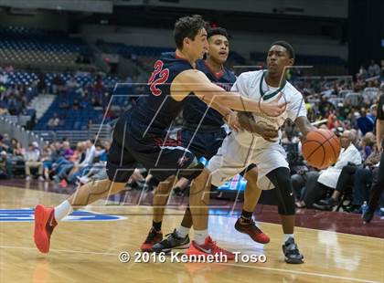 Thumbnail 2 in DeSoto vs. Atascocita (UIL 6A Final) photogallery.