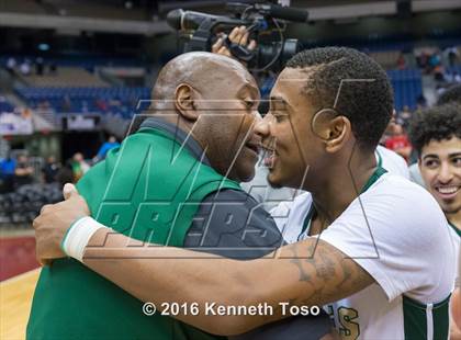 Thumbnail 2 in DeSoto vs. Atascocita (UIL 6A Final) photogallery.