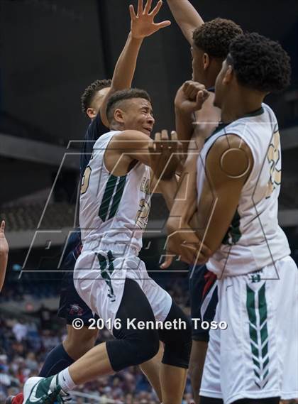 Thumbnail 2 in DeSoto vs. Atascocita (UIL 6A Final) photogallery.