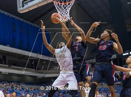 Thumbnail 3 in DeSoto vs. Atascocita (UIL 6A Final) photogallery.