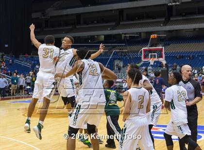 Thumbnail 3 in DeSoto vs. Atascocita (UIL 6A Final) photogallery.