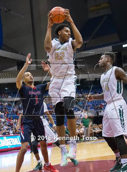 Thumbnail 3 in DeSoto vs. Atascocita (UIL 6A Final) photogallery.