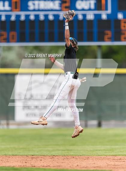 Thumbnail 3 in Manitou Springs vs. Bayfield (CHSAA 3A Playoffs) photogallery.