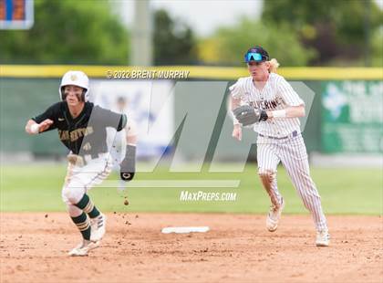 Thumbnail 3 in Manitou Springs vs. Bayfield (CHSAA 3A Playoffs) photogallery.