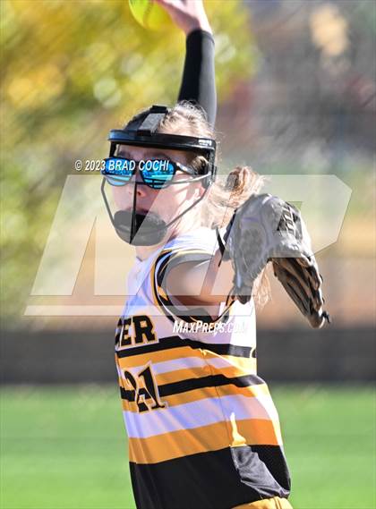 Thumbnail 3 in Eaton vs. Meeker photogallery.