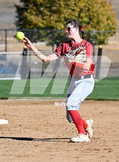 Thumbnail 2 in Eaton vs. Meeker photogallery.
