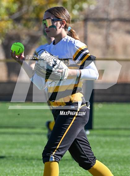 Thumbnail 1 in Eaton vs. Meeker photogallery.