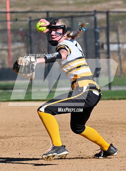 Thumbnail 1 in Eaton vs. Meeker photogallery.
