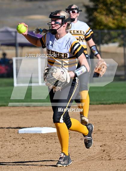 Thumbnail 3 in Eaton vs. Meeker photogallery.