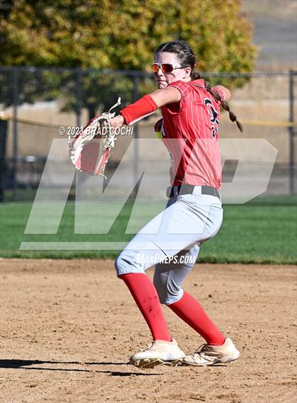 Thumbnail 3 in Eaton vs. Meeker photogallery.