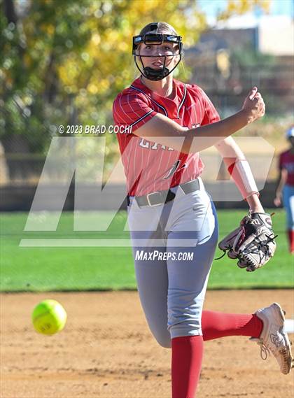 Thumbnail 1 in Eaton vs. Meeker photogallery.