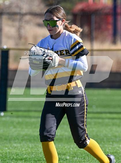 Thumbnail 3 in Eaton vs. Meeker photogallery.