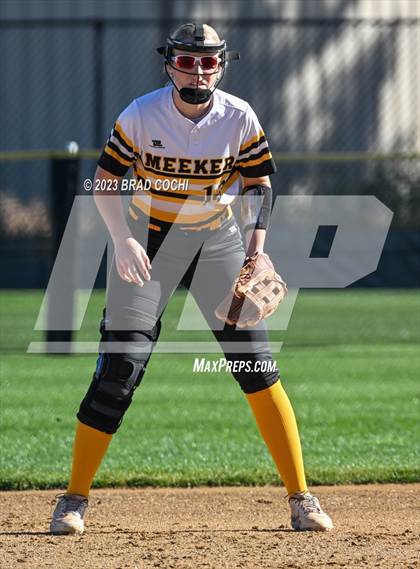 Thumbnail 1 in Eaton vs. Meeker photogallery.