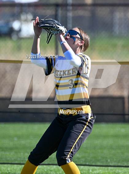 Thumbnail 1 in Eaton vs. Meeker photogallery.