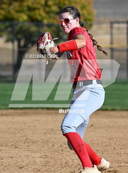 Thumbnail 3 in Eaton vs. Meeker photogallery.