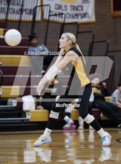 Thumbnail 2 in Notre Dame Prep @ Mountain Pointe photogallery.