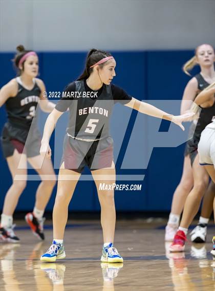 Thumbnail 1 in Capital City vs Benton (Jefferson Bank Holiday Hoops) photogallery.