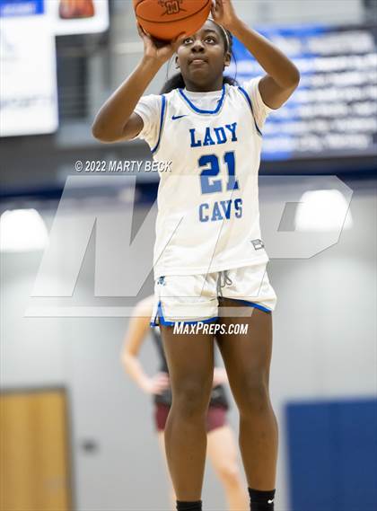 Thumbnail 2 in Capital City vs Benton (Jefferson Bank Holiday Hoops) photogallery.