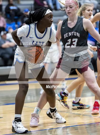 Thumbnail 2 in Capital City vs Benton (Jefferson Bank Holiday Hoops) photogallery.