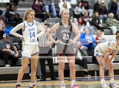 Thumbnail 2 in Capital City vs Benton (Jefferson Bank Holiday Hoops) photogallery.