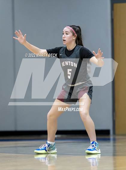 Thumbnail 3 in Capital City vs Benton (Jefferson Bank Holiday Hoops) photogallery.