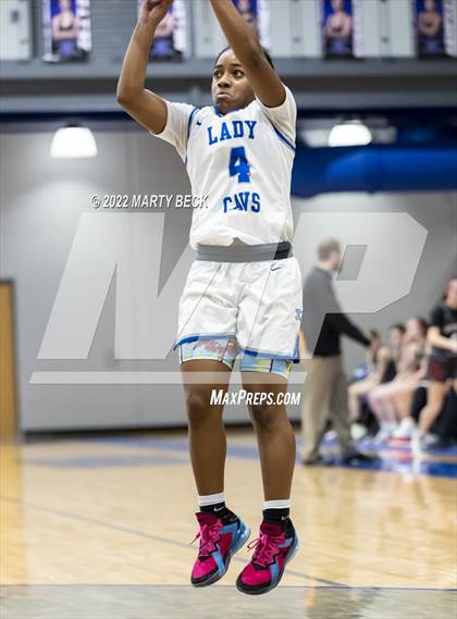 Thumbnail 3 in Capital City vs Benton (Jefferson Bank Holiday Hoops) photogallery.
