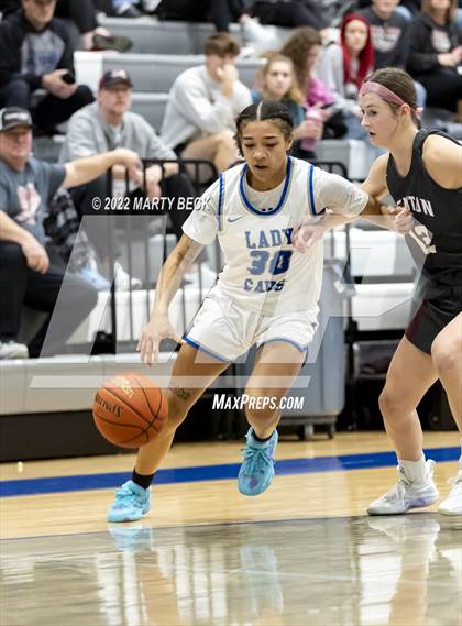 Thumbnail 3 in Capital City vs Benton (Jefferson Bank Holiday Hoops) photogallery.