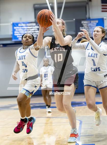 Thumbnail 2 in Capital City vs Benton (Jefferson Bank Holiday Hoops) photogallery.