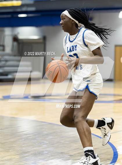 Thumbnail 1 in Capital City vs Benton (Jefferson Bank Holiday Hoops) photogallery.