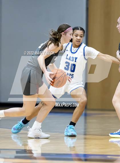 Thumbnail 2 in Capital City vs Benton (Jefferson Bank Holiday Hoops) photogallery.